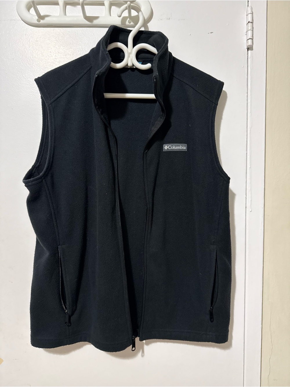 Columbia Black Fleece Vest with Zip Pockets